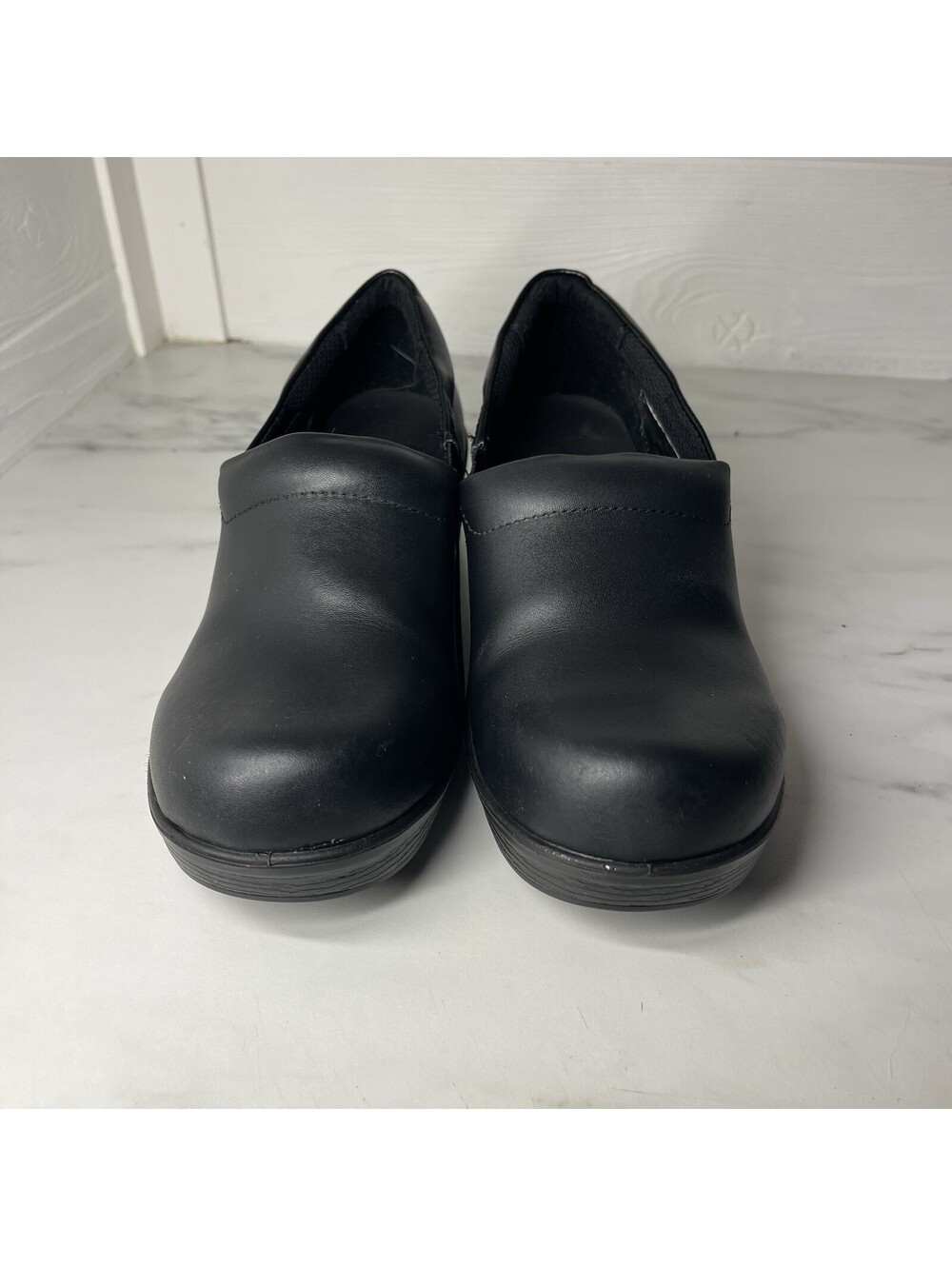Dr Scholls Careers Womens Black Leather Slip Resistant Clogs Shoes Size 7.5